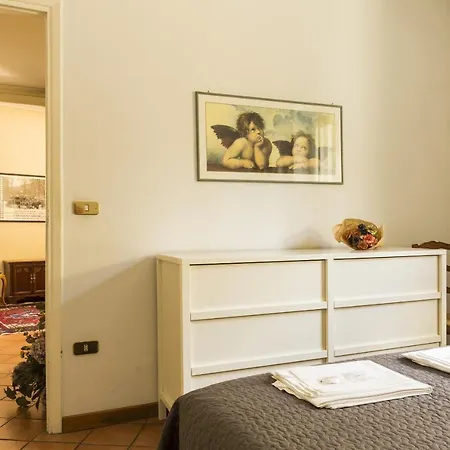 Lemon Tree Sistine Chapel Apartment Rome