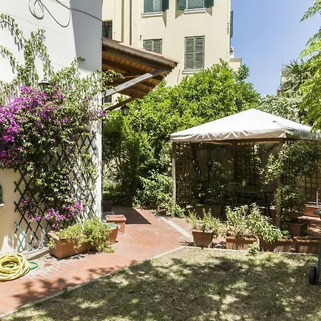Apartment Lemon Tree Sistine Chapel